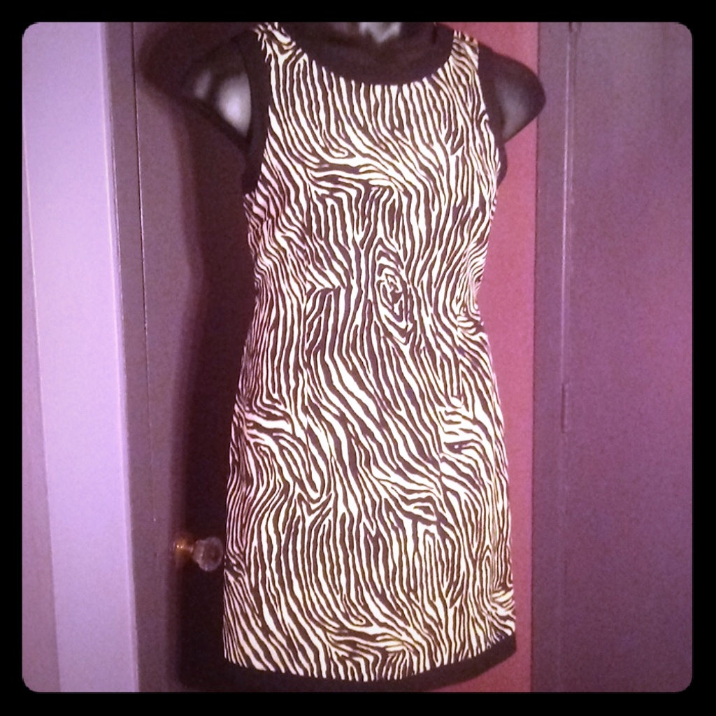 Tia Dress